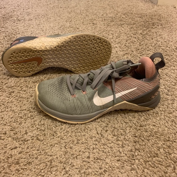 Nike metcons- used Size 6.5 - Picture 1 of 2